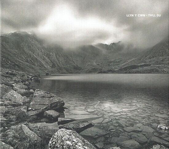 Llyn Y Cwn - Twll Du